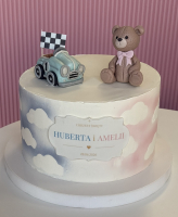 Tort na Chrzest z misiem i samochodzikiem
